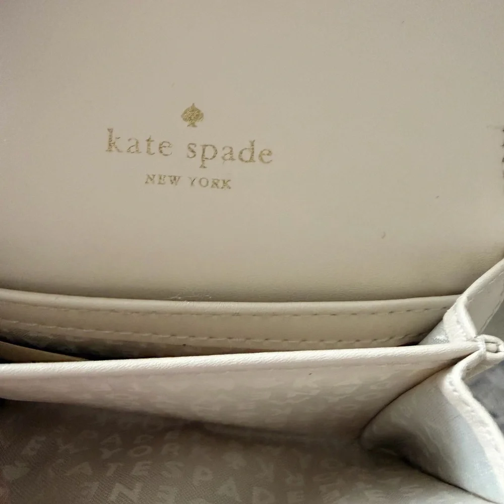 Kate Spade plumberry  Wallet - Picture 4 of 10